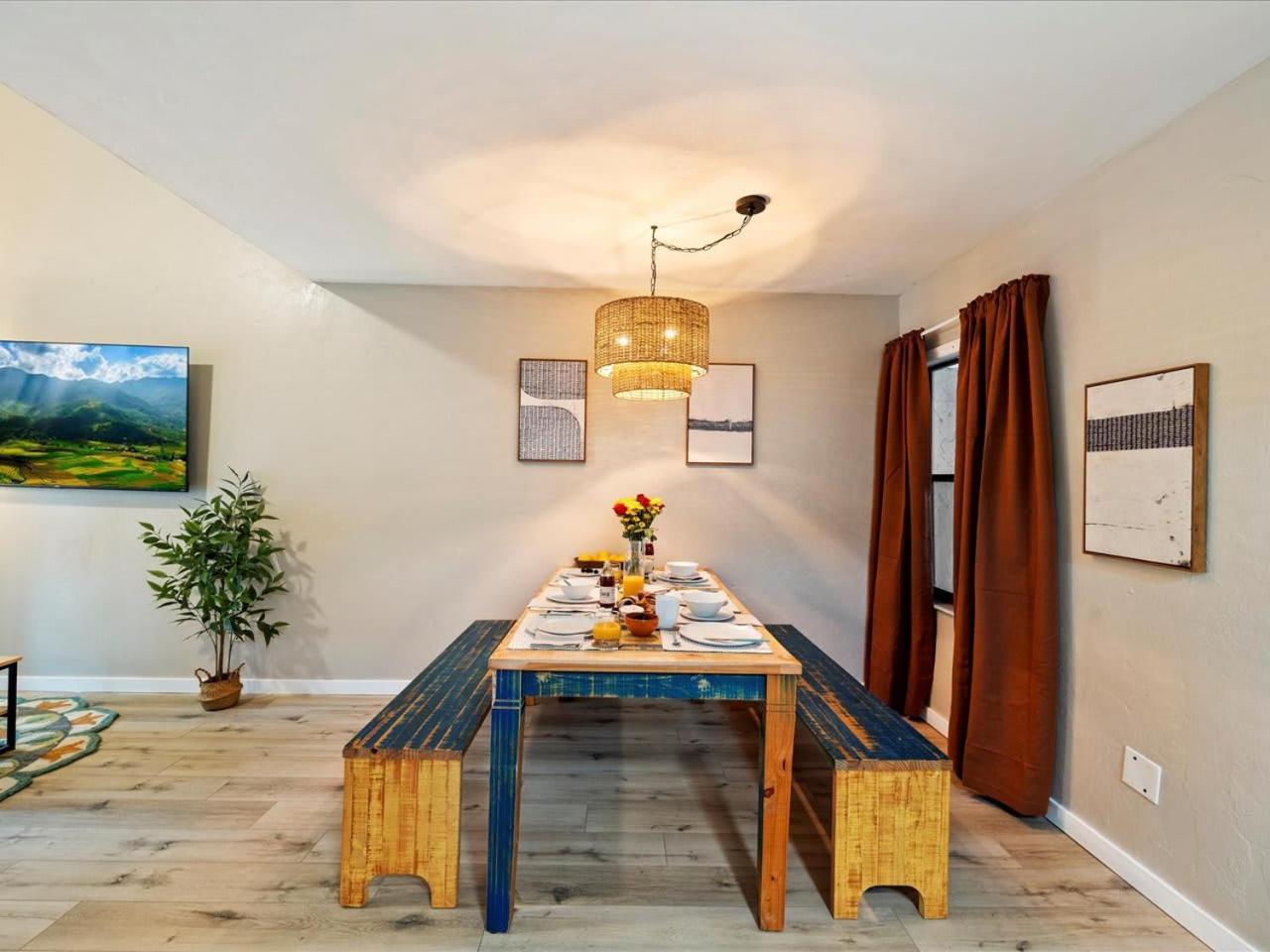 Artist'S Tower Townhome Just Renovated W Loft 盖恩斯维尔 外观 照片