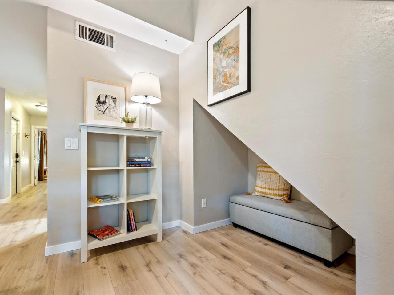 Artist'S Tower Townhome Just Renovated W Loft 盖恩斯维尔 外观 照片