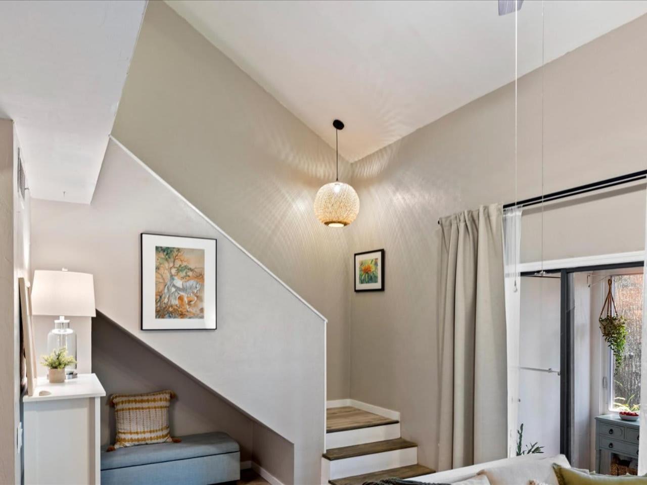 Artist'S Tower Townhome Just Renovated W Loft 盖恩斯维尔 外观 照片